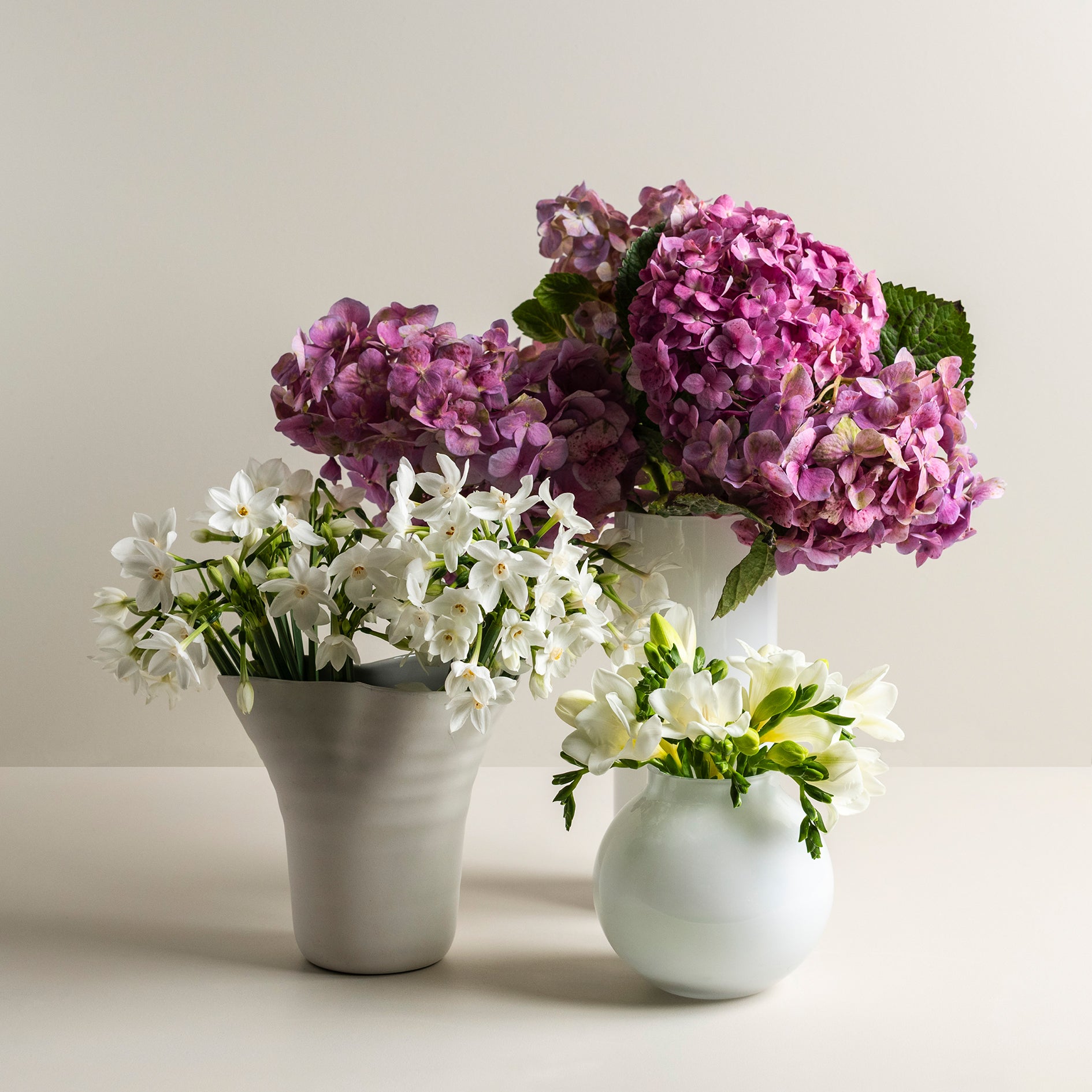 Cloud Sunday Vase in Snow White